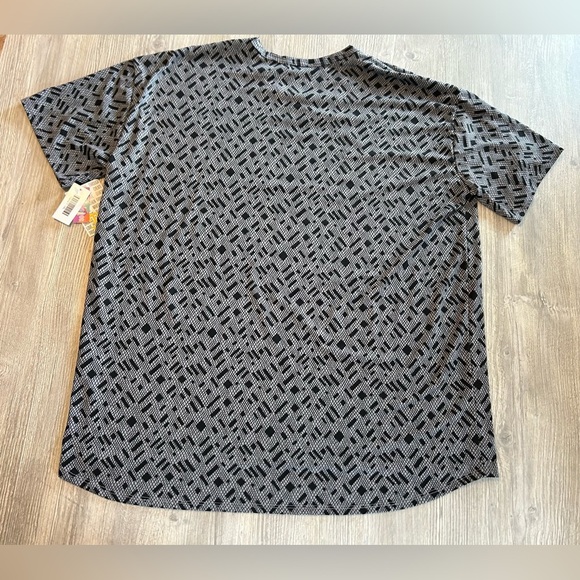 LuLaRoe Unisex Patrick T Shirt Simply Comfortable Gray & Black NWT New Size 3XL. - Picture 2 of 8
